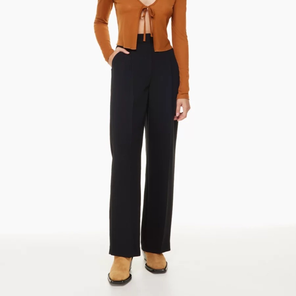 NWT Aritzia Wilfred Effortless Pant Short in Black